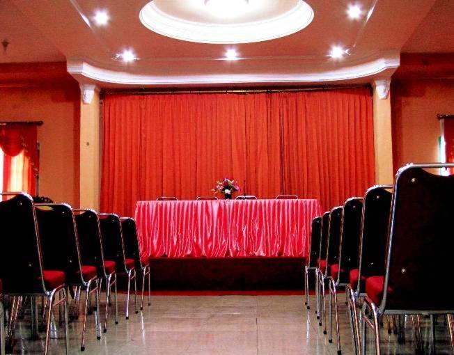 Hotel Mitra Garden Pangkal Pinang Kültér fotó